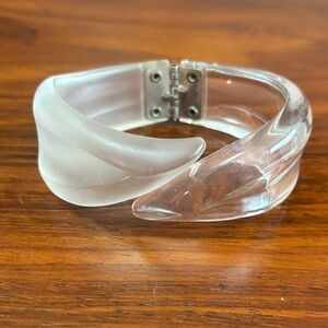 VTG Clear & Frosted Acrylic Hinged Bracelet
